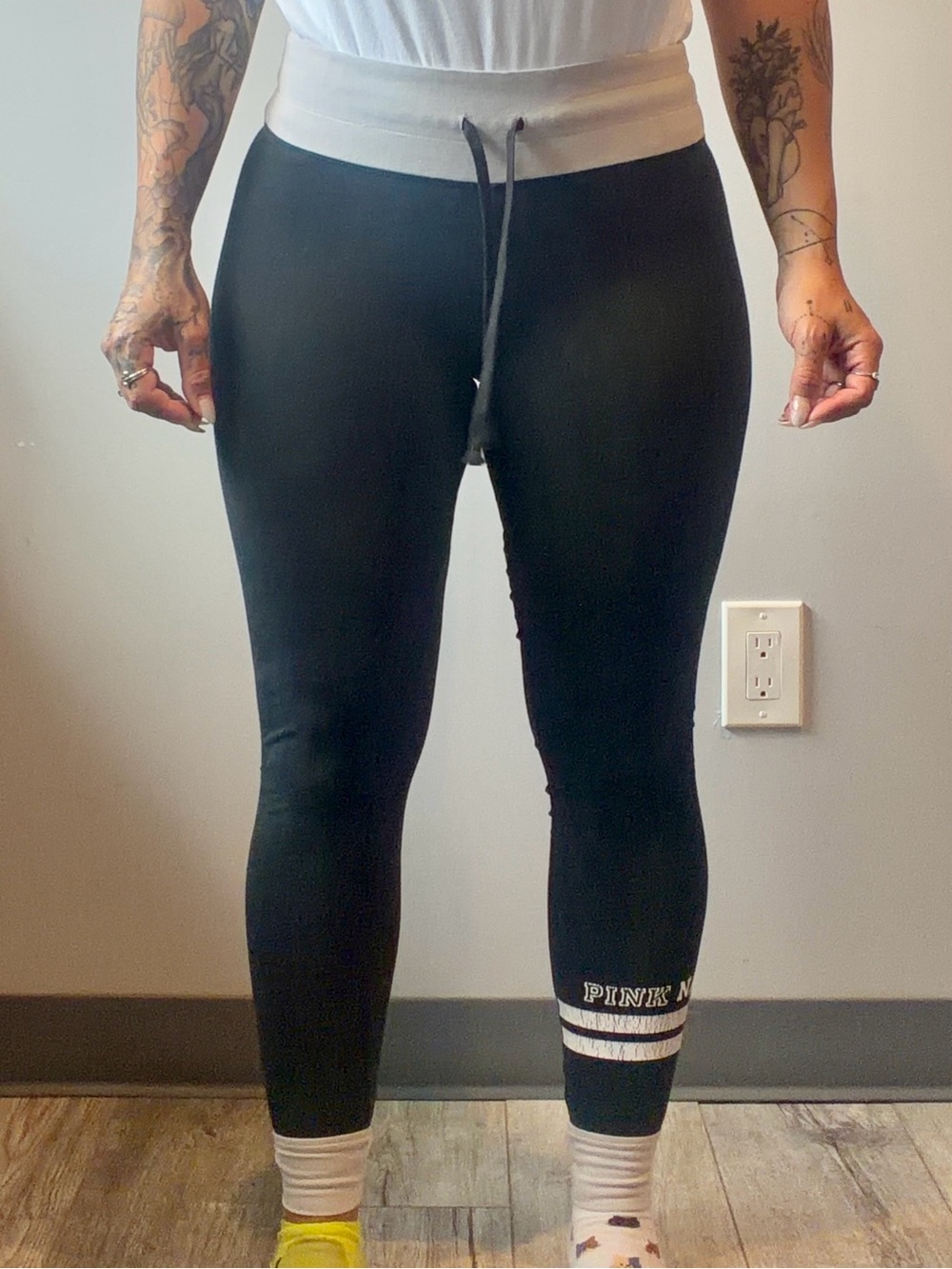 PINK Yoga Victorias Secret‎ Womens Small Yoga Pants Leggings Black Skinny Leg